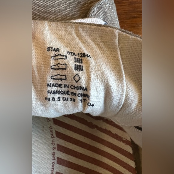 Taos Star Retro Shoe Women 8.5
Brown Canvas Lace Up Arch Support Walking Sneaker - Picture 13 of 14